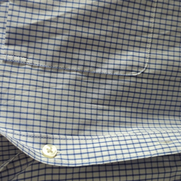 Size X-Large/Neck 17-17½ Blue/White Van Heusen Button Up - Picture 2 of 5